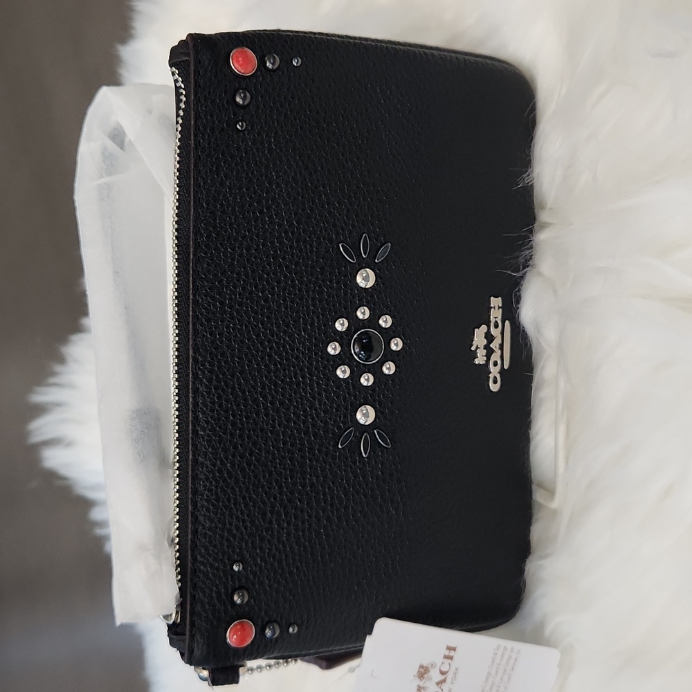 NWT. Coach Western Rivits pebbled leather wristlet - Picture 2 of 8